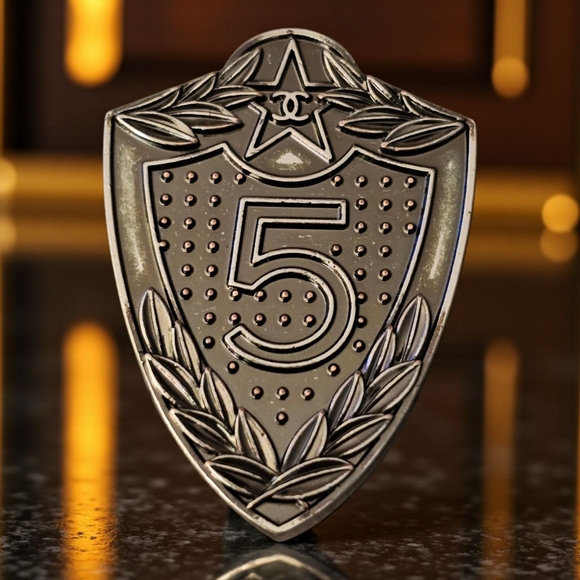 Gunmetal Shield Brooch - Picture 1 of 2